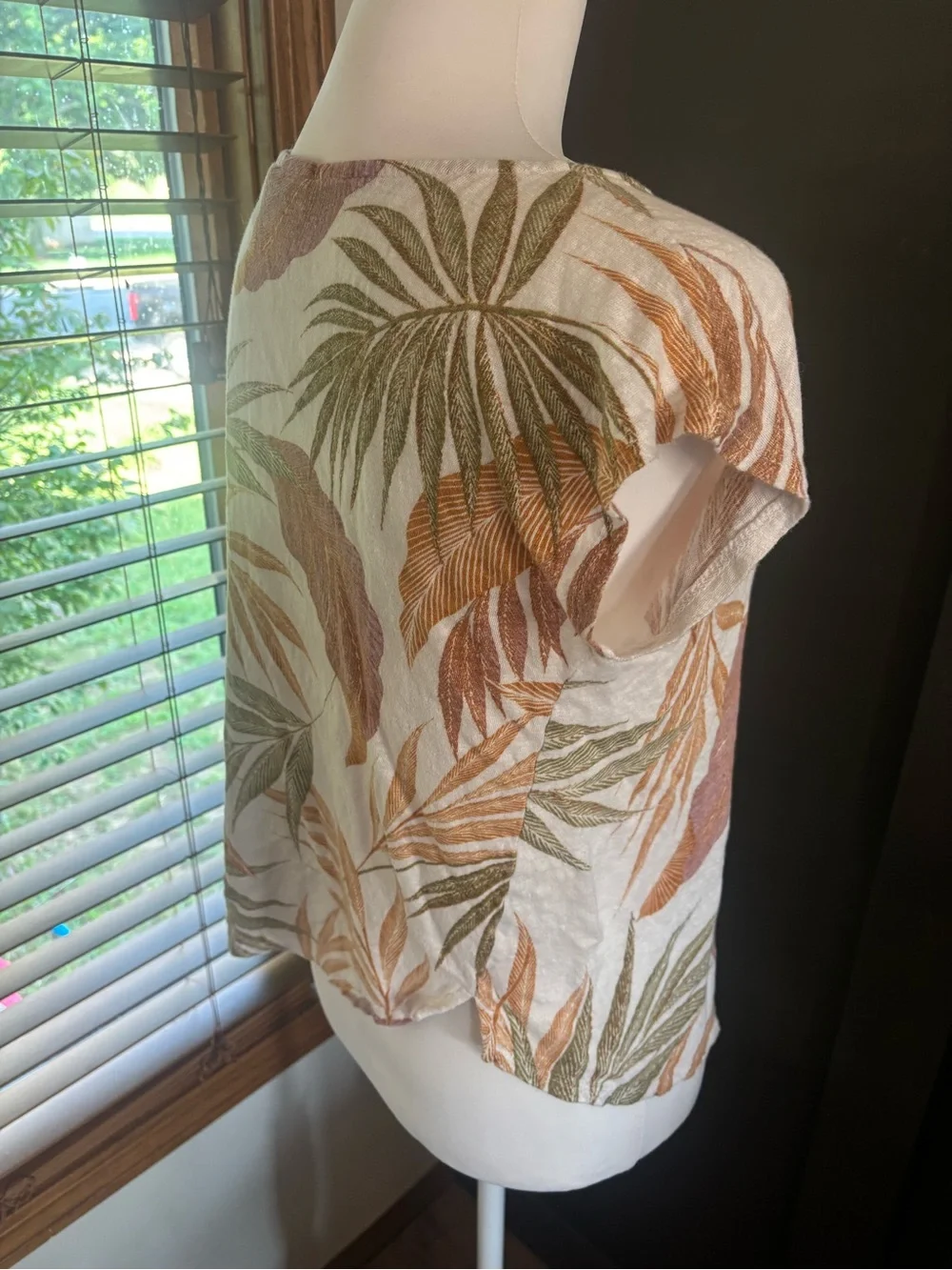 Tahari 100% Linen Tropical Leaf Print Sleeveless Top M